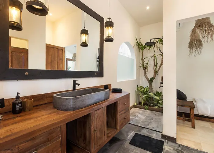Castilla - Ethnic Vibes Tropical 4br With Private Pool, 10 Minutes From Canggu