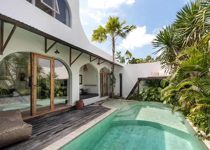 Villa Castilla - Ethnic Vibes Tropical 4br With Private Pool, 10 Minutes From Canggu