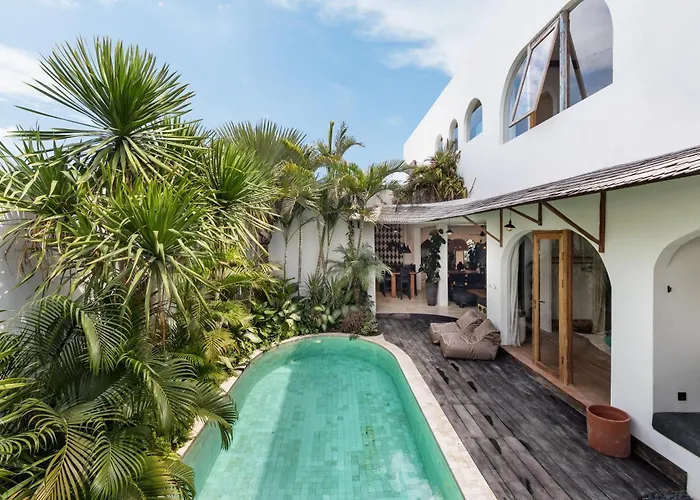 Castilla - Ethnic Vibes Tropical 4br With Private Pool, 10 Minutes From Canggu Villa *