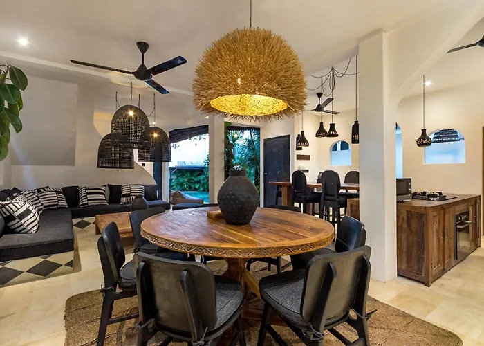 Castilla - Ethnic Vibes Tropical 4br With Private Pool, 10 Minutes From Canggu Villa
