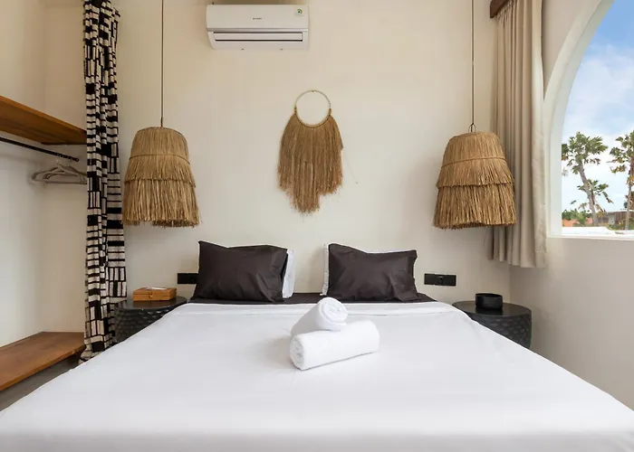 Villa Castilla - Ethnic Vibes Tropical 4br With Private Pool, 10 Minutes From Canggu