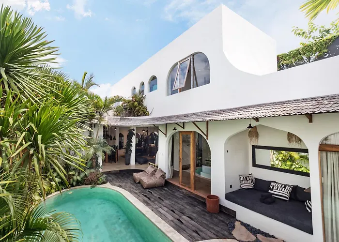 Castilla - Ethnic Vibes Tropical 4br With Private Pool, 10 Minutes From Canggu Kerobokan