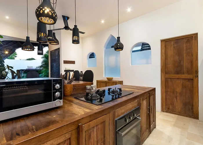 Castilla - Ethnic Vibes Tropical 4br With Private Pool, 10 Minutes From Canggu