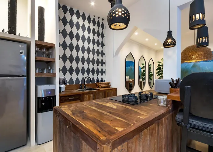 Castilla - Ethnic Vibes Tropical 4br With Private Pool, 10 Minutes From Canggu Villa