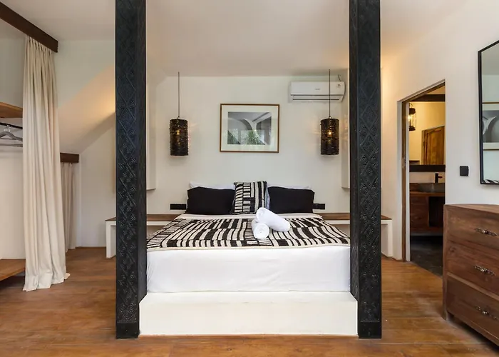 Castilla - Ethnic Vibes Tropical 4br With Private Pool, 10 Minutes From Canggu *