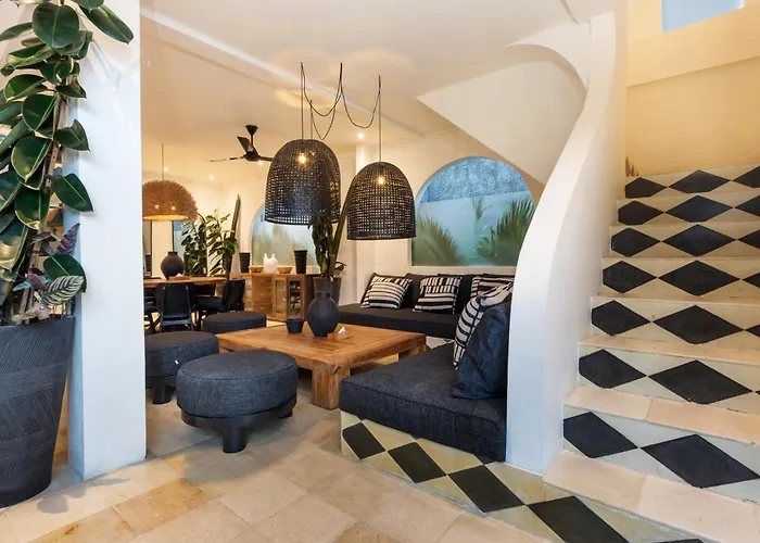 Castilla - Ethnic Vibes Tropical 4br With Private Pool, 10 Minutes From Canggu Villa *