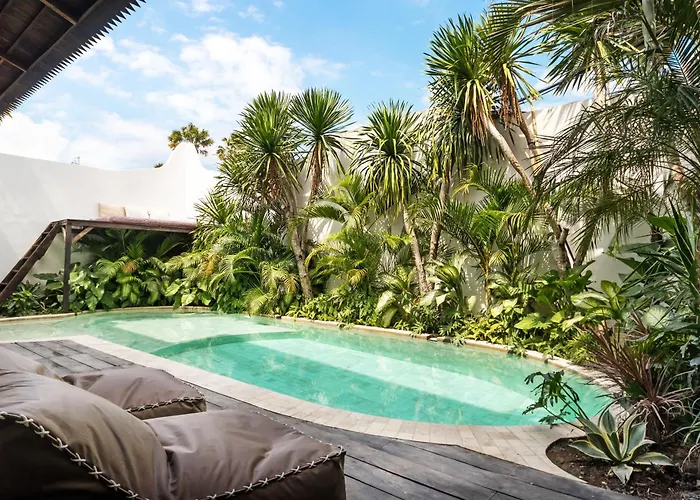 Villa Castilla - Ethnic Vibes Tropical 4br With Private Pool, 10 Minutes From Canggu *