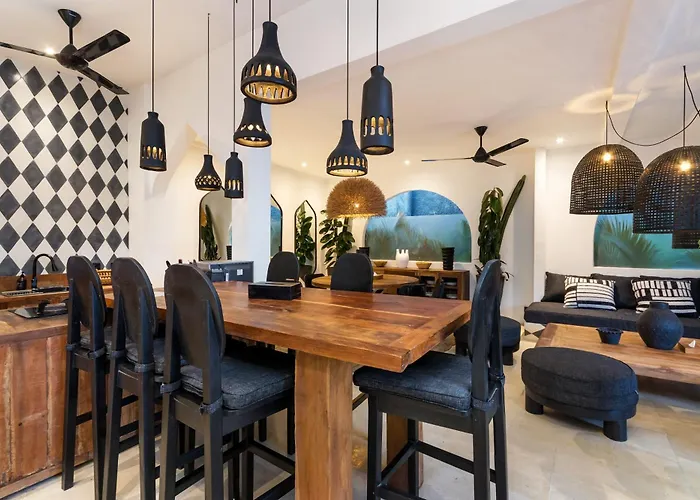 Castilla - Ethnic Vibes Tropical 4br With Private Pool, 10 Minutes From Canggu Villa *